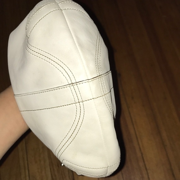 Coach purse , USED, winter white color , LEATHER - Picture 8 of 8